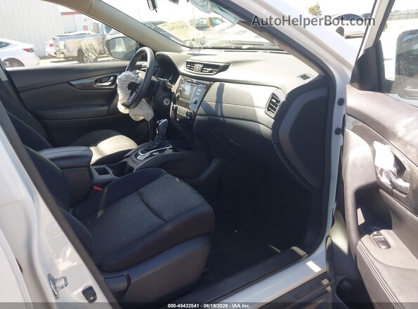 JN8AT2MT5HW136181 2017 NISSAN ROGUE White წინა სალონის ხედი