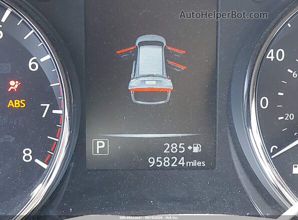 JN8AT2MT5HW136181 2017 NISSAN ROGUE White 