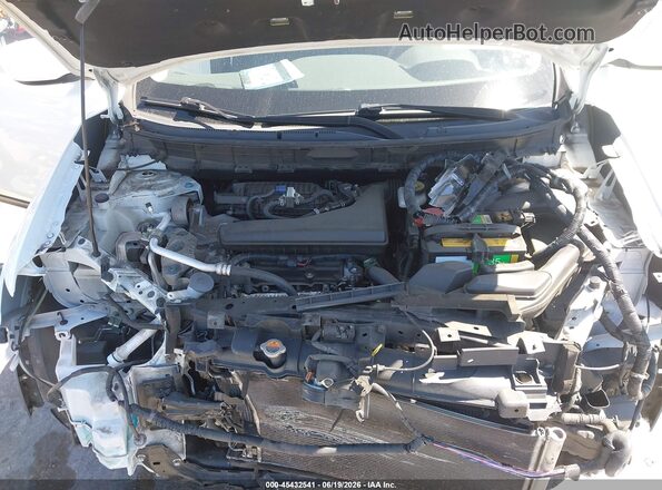 JN8AT2MT5HW136181 2017 NISSAN ROGUE White უკანა ხედი