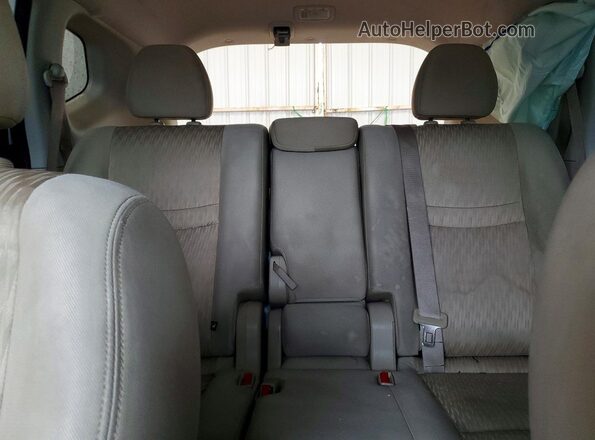 JN8AT2MT5JW488909 2018 NISSAN ROGUE White Հետևի նստատեղերի տեսք