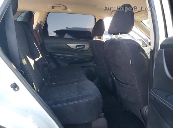 JN8AT2MT7GW023217 2016 NISSAN ROGUE White Вид задньої частини салону