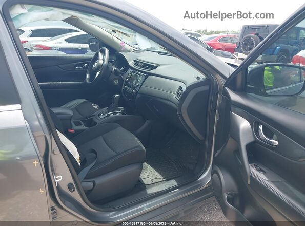 JN8AT2MT7HW133086 2017 NISSAN ROGUE Gray Вид салону спереду