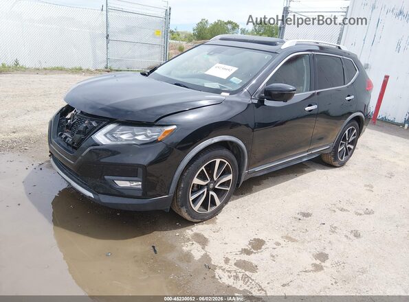 JN8AT2MT7HW403532 2017 NISSAN ROGUE Черный Передняя левая четверть