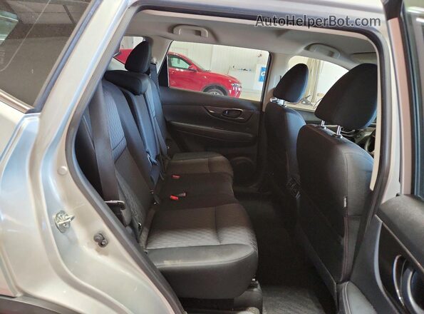 JN8AT2MT7LW038987 2020 NISSAN ROGUE Silver უკანა სალონის ხედი