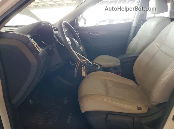 JN8AT2MT8GW002456 2016 NISSAN ROGUE White Вид салону спереду