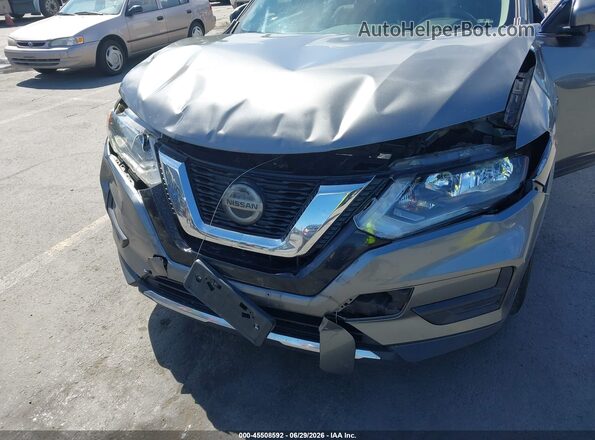 JN8AT2MT9JW459591 2018 NISSAN ROGUE Серый Вид спереди