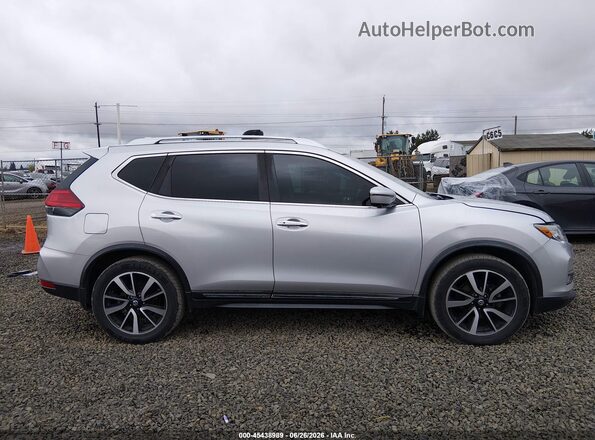JN8AT2MV0HW019075 2017 NISSAN ROGUE Silver 360 interior view