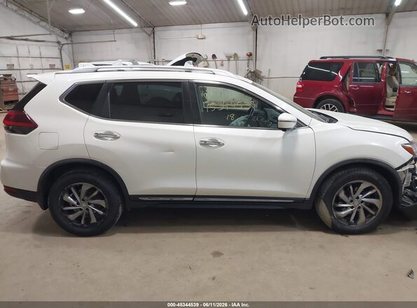 JN8AT2MV0JW306194 2018 NISSAN ROGUE White Вид задньої частини салону