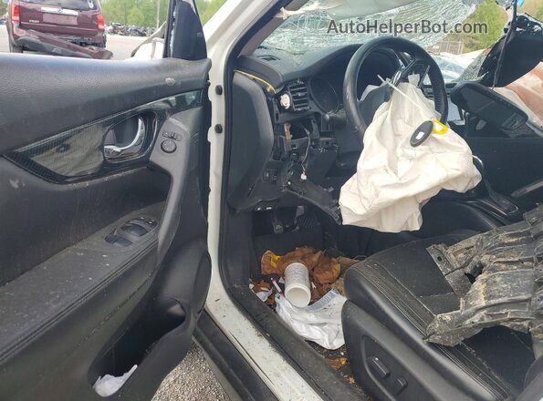 JN8AT2MV2HW254822 2017 NISSAN ROGUE White წინა პანელის ხედი