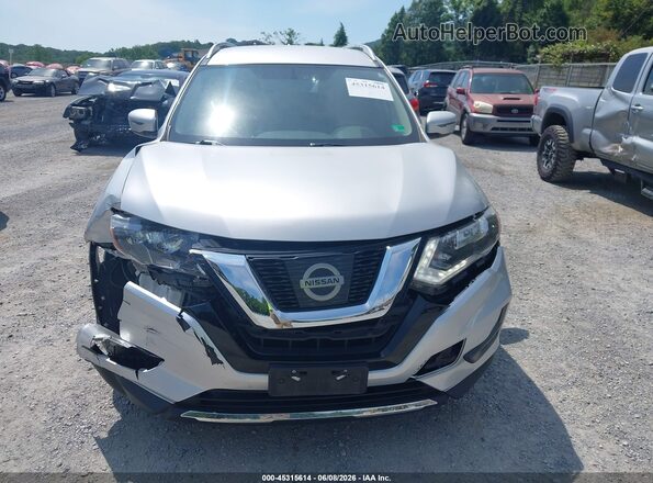 JN8AT2MV2HW274004 2017 NISSAN ROGUE Silver უკანა სალონის ხედი