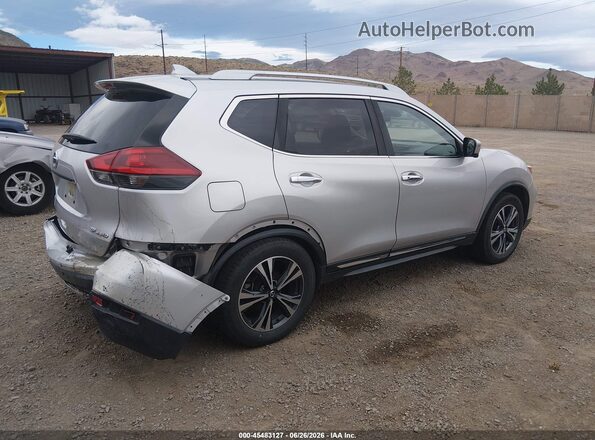 JN8AT2MV2JW308464 2018 NISSAN ROGUE Silver Trasero derecho