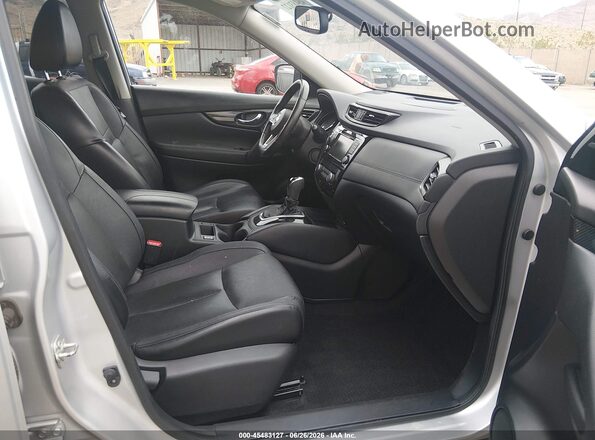 JN8AT2MV2JW308464 2018 NISSAN ROGUE Silver Vista interior delantera