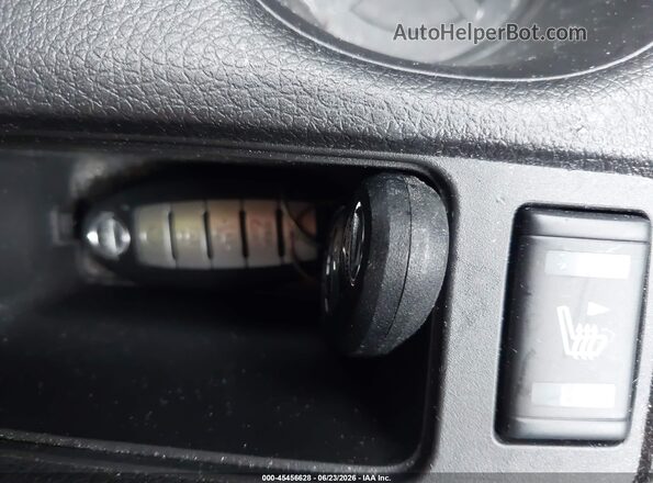 JN8AT2MV2KW384400 2019 NISSAN ROGUE Silver Vista del salpicadero