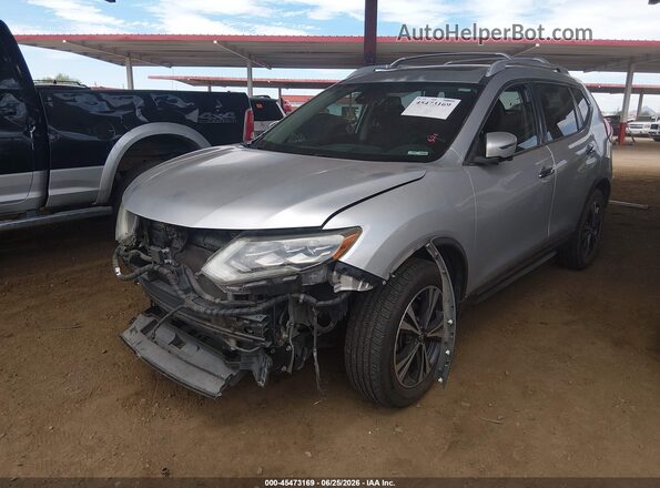 JN8AT2MV3HW014663 2017 NISSAN ROGUE Silver Przód lewy