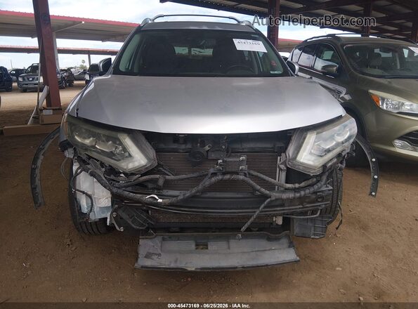 JN8AT2MV3HW014663 2017 NISSAN ROGUE Silver Widok z przodu