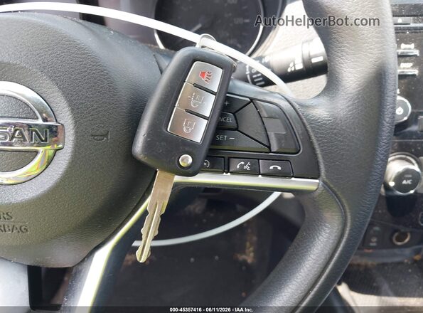 JN8AT2MV3HW024755 2017 NISSAN ROGUE Gray Dashboard view