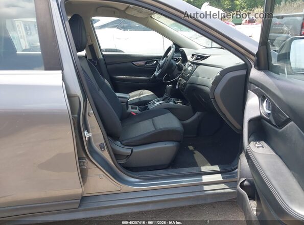 JN8AT2MV3HW024755 2017 NISSAN ROGUE Gray Front interior view