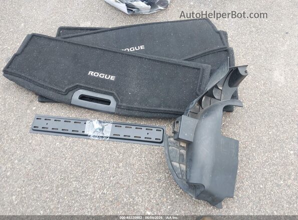JN8AT2MV3JW307338 2018 NISSAN ROGUE Black Սարքավորումների վահանակի տեսք