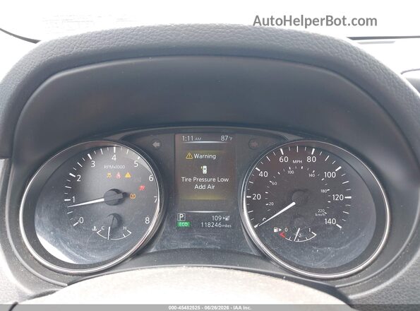 JN8AT2MV4HW013845 2017 NISSAN ROGUE White უკანა სავარძლების ხედი