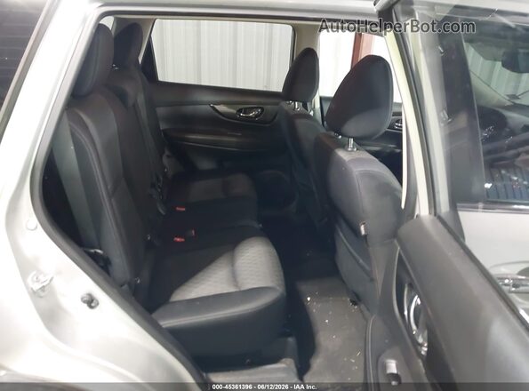 JN8AT2MV4HW016146 2017 NISSAN ROGUE Silver Widok naklejki z numerem VIN