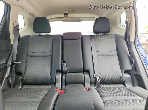 JN8AT2MV4HW024490 2017 NISSAN ROGUE Blue Вид задніх сидінь