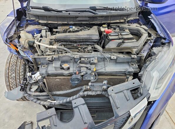 JN8AT2MV4HW024490 2017 NISSAN ROGUE Blue Вид підкапотного простору
