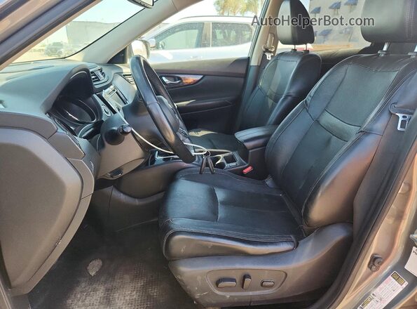 JN8AT2MV4JW305372 2018 NISSAN ROGUE Gray Front interior view