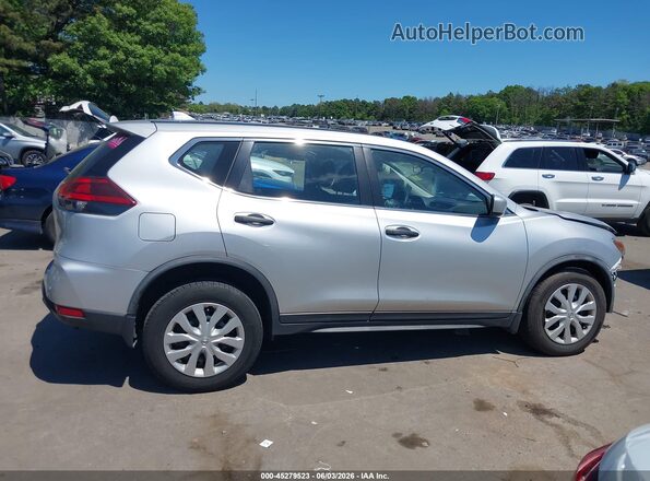 JN8AT2MV4JW313066 2018 NISSAN ROGUE Silver Widok wnętrza 360 stopni