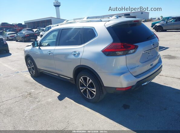 JN8AT2MV4JW322589 2018 NISSAN ROGUE Silver Trasero izquierdo