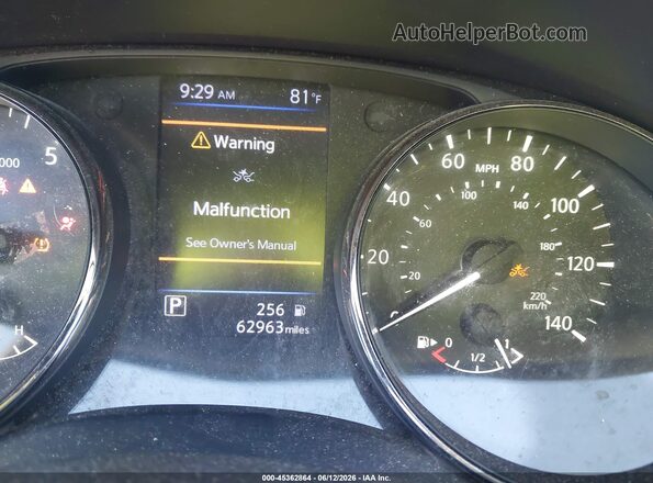 JN8AT2MV4JW322589 2018 NISSAN ROGUE Silver 