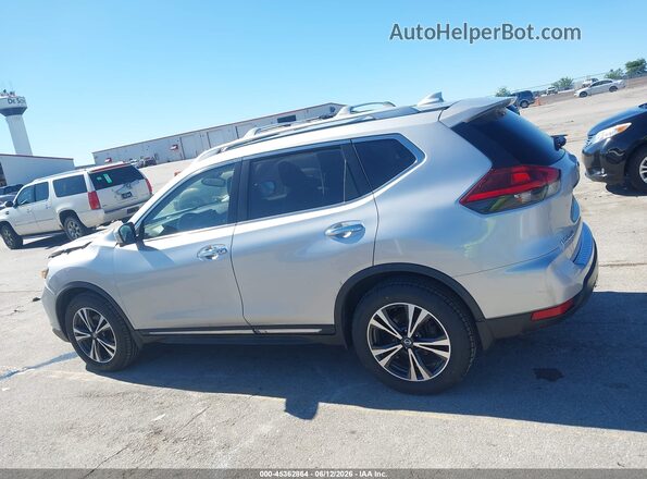 JN8AT2MV4JW322589 2018 NISSAN ROGUE Silver Vista interior de 360 grados