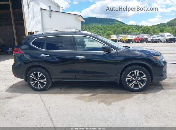 JN8AT2MV5KW400704 2019 NISSAN ROGUE Black უკანა სალონის ხედი