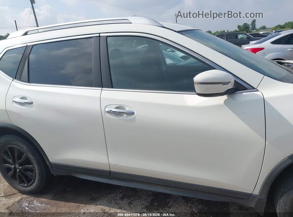 JN8AT2MV6HW258372 2017 NISSAN ROGUE Белый 