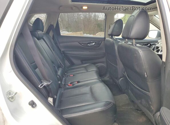 JN8AT2MV7JW323641 2018 NISSAN ROGUE White Вид задньої частини салону