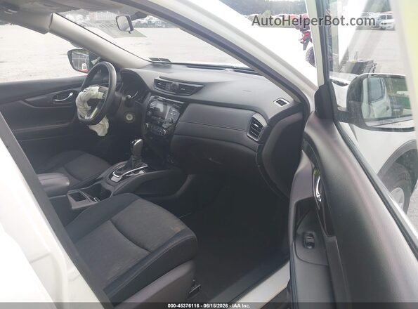 JN8AT2MV8HW011502 2017 NISSAN ROGUE White Front interior view