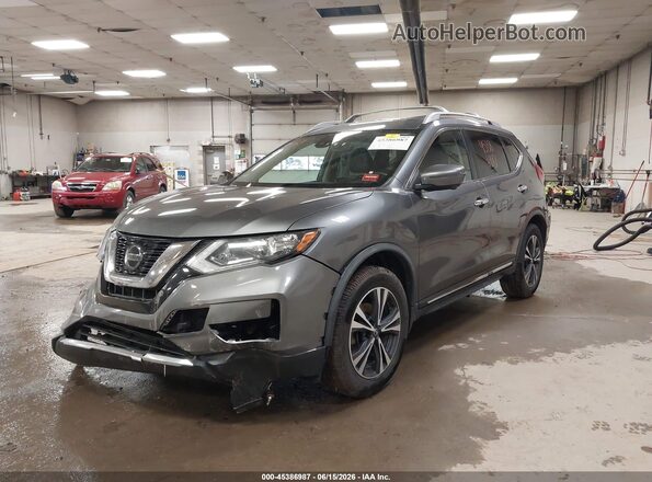 JN8AT2MV9JW308722 2018 NISSAN ROGUE Серый Передняя левая четверть