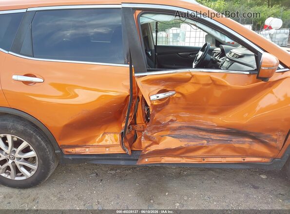 JN8AT2MVXHW008438 2017 NISSAN ROGUE Orange Vista frontal