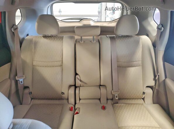 JN8AT2MVXHW276440 2017 NISSAN ROGUE Красный Вид задних сидений