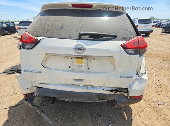 JN8AT2MVXJW304856 2018 NISSAN ROGUE White უკანა ხედი