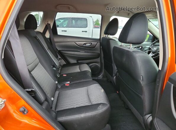 JN8AT2MVXLW100836 2020 NISSAN ROGUE Orange Widok wnętrza z tyłu