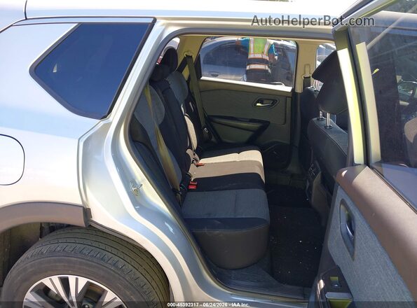 JN8AT3BB8MW233465 2021 NISSAN ROGUE Silver VIN կոդի պիտակի տեսք