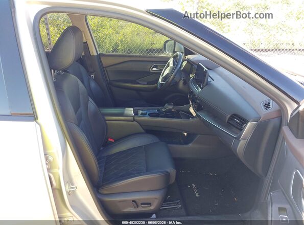 JN8AT3DD7MW320014 2021 NISSAN ROGUE Silver Widok wnętrza z przodu