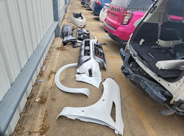 JN8AY2DA3R9415189 2024 NISSAN ARMADA White VIN կոդի պիտակի տեսք