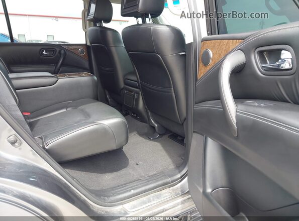 JN8AZ2NEXH9155404 2017 INFINITI QX80 Gray VIN კოდის სტიკერის ხედი