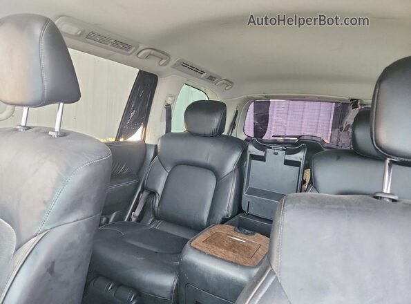 JN8AZ2NF2H9646980 2017 INFINITI QX80 Серебряный Вид задних сидений