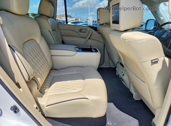 JN8AZ2NF6J9664825 2018 INFINITI QX80 White Vista interior trasera