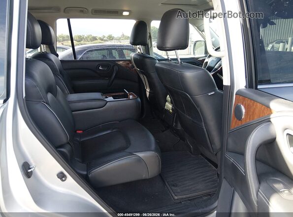 JN8AZ2NF7K9686981 2019 INFINITI QX80 Silver VIN კოდის სტიკერის ხედი