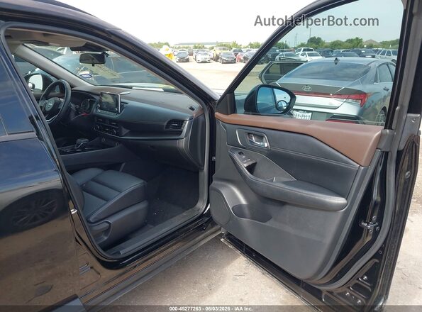 JN8BT3BA0PW014404 2023 NISSAN ROGUE Black Front interior view