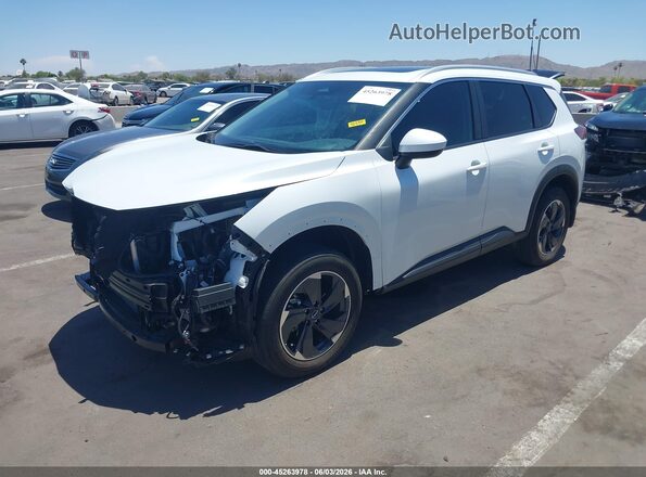 JN8BT3BA0RW359872 2024 NISSAN ROGUE White Vista tres cuartos delantera izquierda