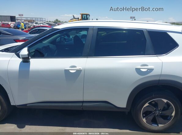 JN8BT3BA0RW359872 2024 NISSAN ROGUE White Vista interior de 360 grados